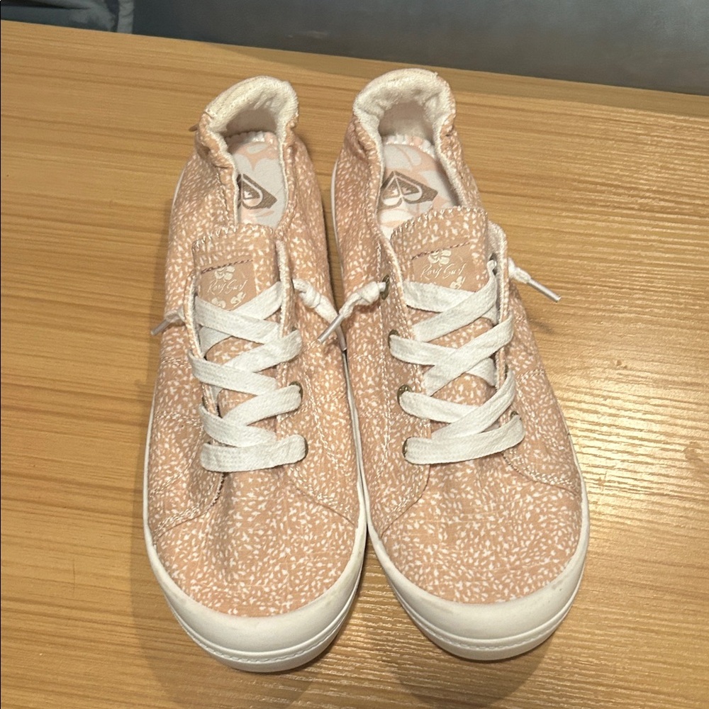 NWOT Roxy surf women’s shoes size 11 brand new